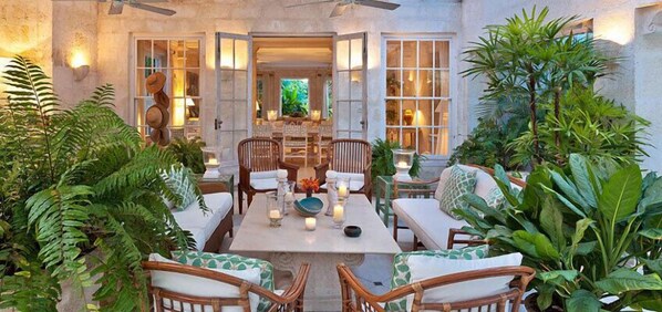 Outdoor dining