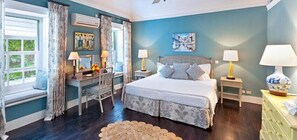 5 slaapkamers, een strijkplank/strijkijzer, gratis wifi, beddengoed