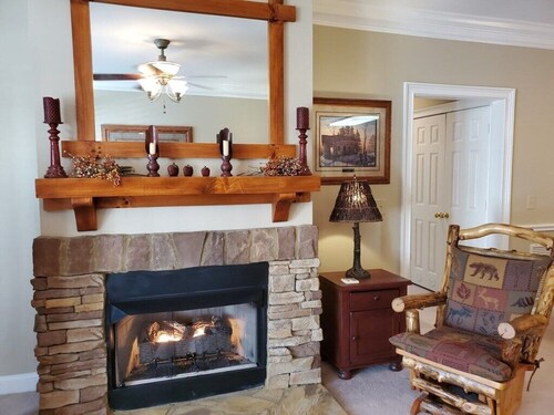 "Peterson's Tee-Time - Beautiful view, 3 bedroom, 2 bath, view of golf course