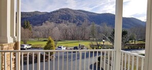 Property grounds - "Peterson's Tee-Time - Beautiful view, 3 bedroom, 2 bath, view of golf course (Maggie Valley)