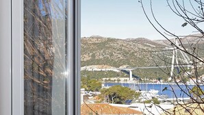 아파트 (Two Bedroom Apartment with Balcony) | 객실에서 보이는 전망