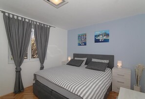 Apartment (Two Bedroom Apartment with Balcony) | 2 bedrooms, iron/ironing board, free WiFi, bed sheets - Apartment Pleasant Stay (Dubrovnik)