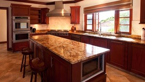 Private kitchen - Villa Alila  | Near Ocean - Located in  Exquisite Sandy Lane with Private Pool (Holetown)