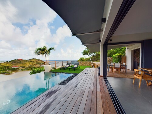 Villa Open Space  | Ocean View - Located in  Beautiful Petit Cul de Sac with Private Pool