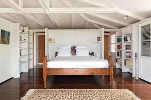 5 bedrooms, iron/ironing board, free WiFi, bed sheets
