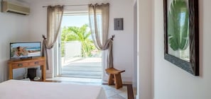 3 chambres, fer et planche à repasser, Wi-Fi gratuit, draps fournis