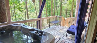 Eagles Nest at Avenwood Cabins