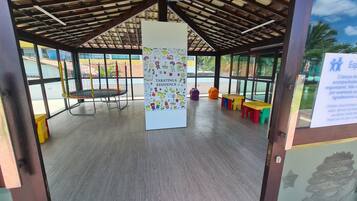 Children’s play area – outdoor