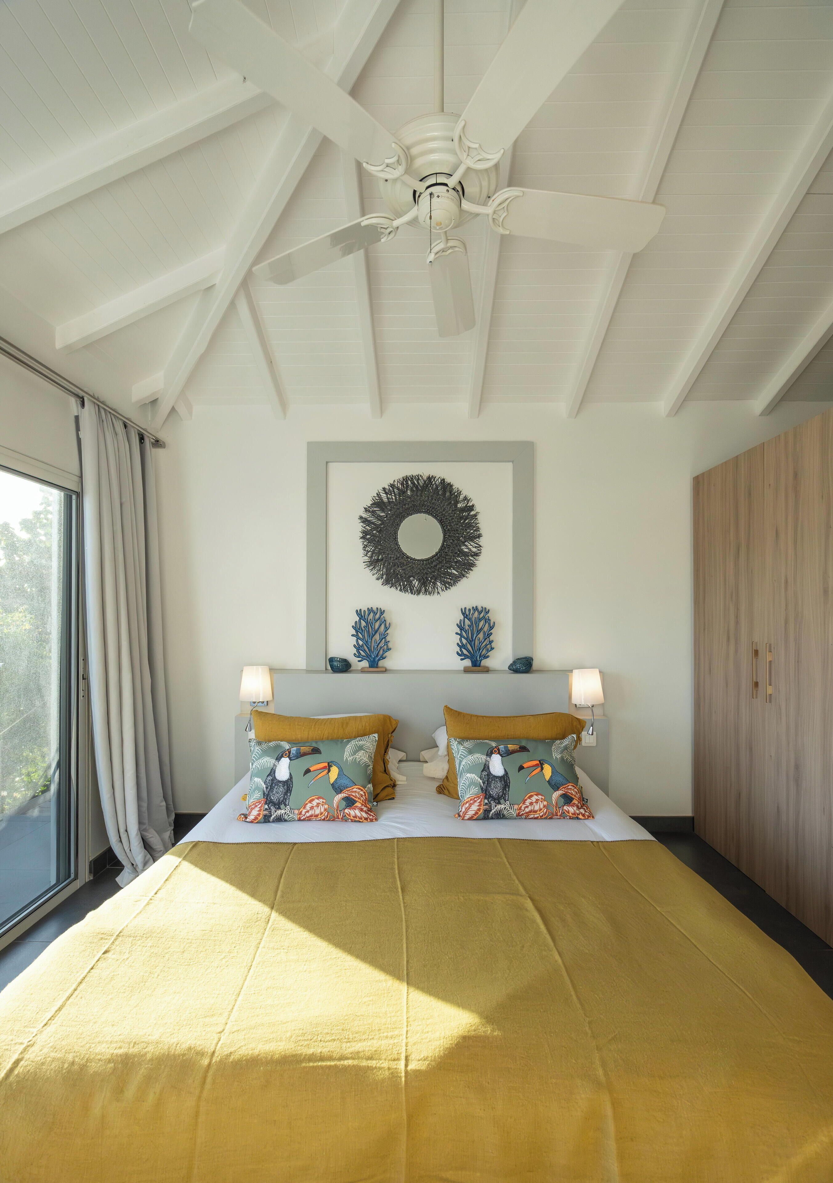 1 habitación, tabla de planchar con plancha, wifi gratis y ropa de cama 