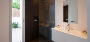 Shower, hair dryer, towels - Villa Ginger  | Ocean View - Located in  Tropical Salines with Private Pool (Saint Barthélemy)