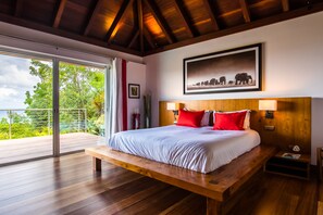 3 chambres, fer et planche à repasser, Wi-Fi gratuit, draps fournis