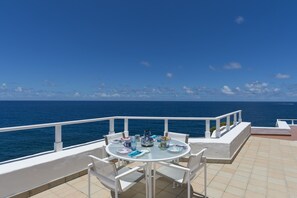 Outdoor dining - Villa Cap au Vent | Ocean Front - Located in  Exquisite Pointe Milou with Private Pool (Saint Barthélemy)