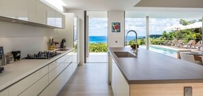 Fridge, microwave, oven, stovetop - Villa Alhena  | Ocean View - Located in  Magnificent Lurin with Private Pool (Gustavia)