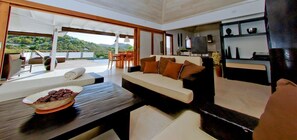 Fernseher, Bücher, Stereoanlage