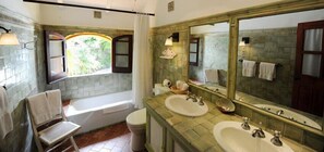 Shower, hair dryer, towels - Villa Kyody | Ocean View - Located in  Magnificent Marigot with Private Pool (Saint Barthélemy)