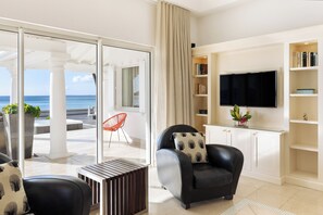 TV, DVD player, books, stereo
