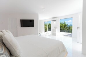 3 室のベッドルーム、アイロン / アイロン台、WiFi (無料)、ベッドシーツ