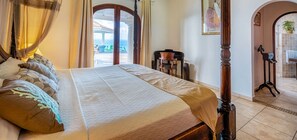 4 chambres, fer et planche à repasser, Wi-Fi gratuit, draps fournis