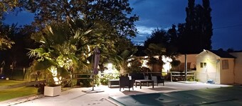 maison bourgeoise 12 personnes LE DOMAINE DES PAONS 4 ETOILES