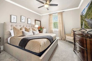 2 slaapkamers, een bureau, een strijkplank/strijkijzer, wifi