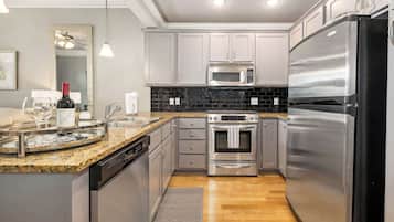 Fridge, microwave, oven, stovetop