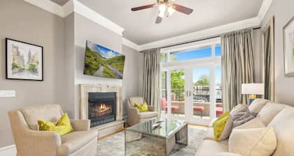 The Sheltering Sky - Walk to Dickson St and UofA