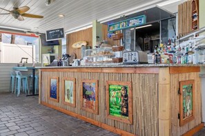 Bar (in der Unterkunft)