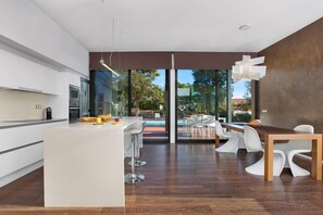 Dining - 2CAST01 - Spectacular house with private pool and stunning sea views located in a quiet residential area just 3 km from the beach (Lloret de Mar)
