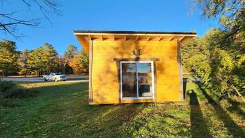 Chalet rustique classique | Literie de qualité, accès au Wi-Fi (inclus)