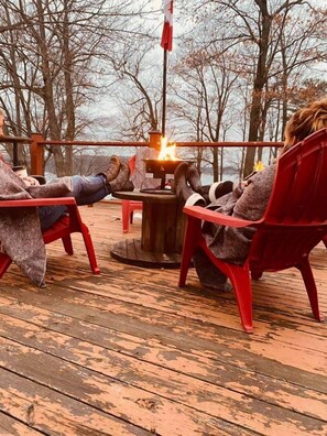 Sundeck - Stoco Lake Lodge (Tweed)