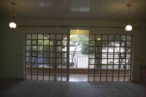 Interior - Hidden Gem, Serene, Cozy 4 Bdrm near CBD+Wifi+NetFlix+Self-Catering (Nairobi)