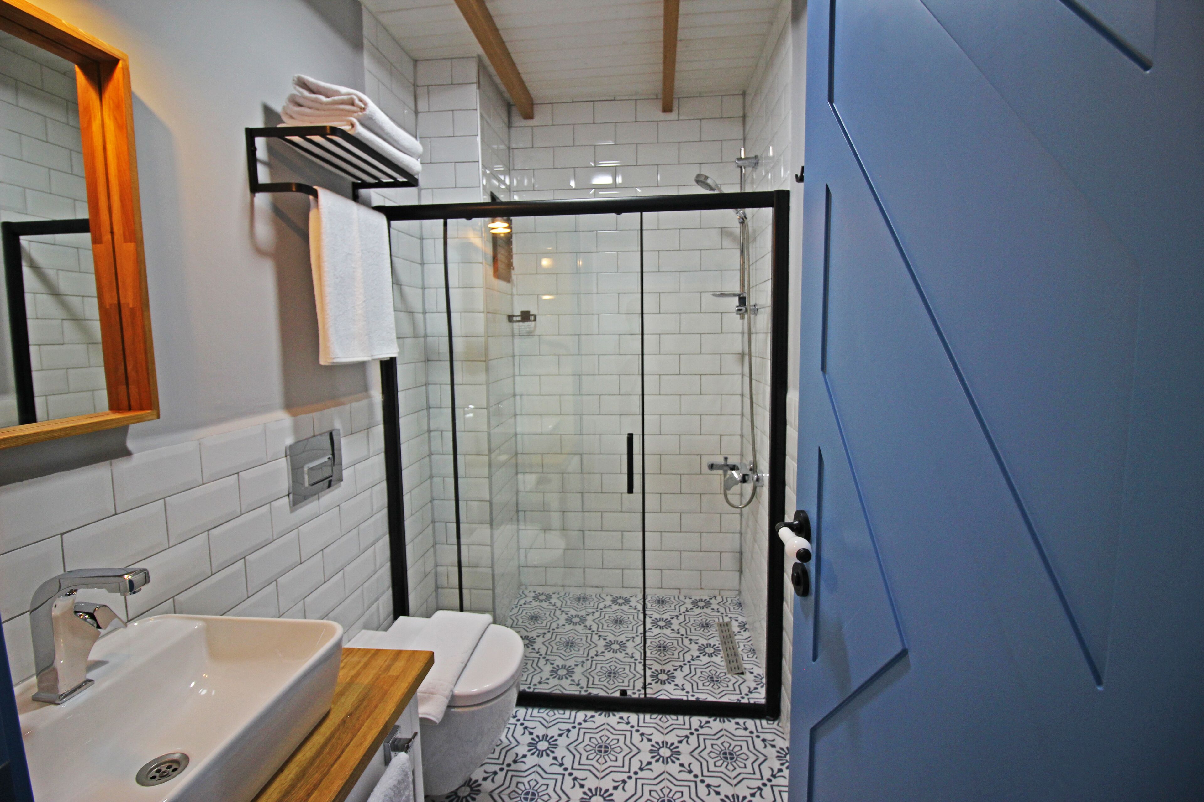 Bruser, hårtørrer, Toiletpapir