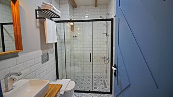 Bruser, hårtørrer, Toiletpapir