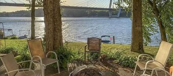 Spectacular waterfront house!