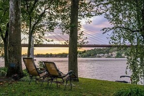 Property grounds - Riverfront Home on the Ohio River, Private Dock, Hot Tub, Sleeps 8 (Prospect)