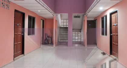 OYO 90167 Hotel Tiara