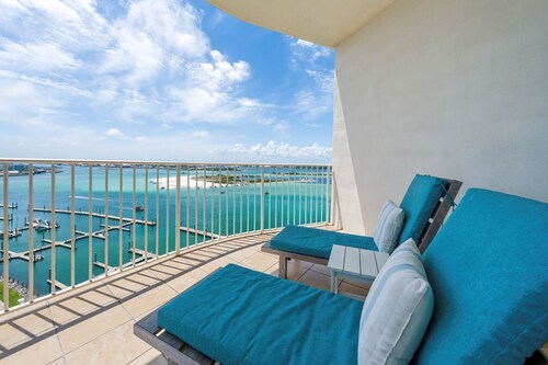 Caribe Penthouse | Onsite Dinning | Boat-Friendly | Indoor & Outdoor Pools