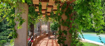 Villa Lombrici, at Mount Camaiore foot, near to the beach with private pool