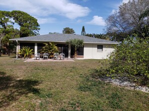 Property grounds - Ten minute walk to the Gulf Of Mexico....Manasota Beach (Englewood)