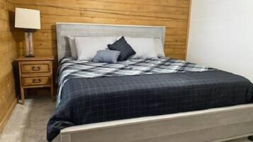 4 bedrooms, iron/ironing board, free WiFi, bed sheets