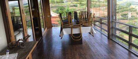 المنطقة المحيطة بالمنشأة