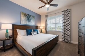 5 quartos, escrivaninha, ferros/tábuas de passar roupa