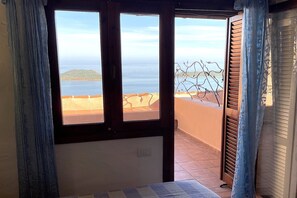 2 bedrooms, iron/ironing board, WiFi, bed sheets - SAN TEODORO PUNTA EST GIARDINO VISTA MARE (Capo Coda Cavallo)