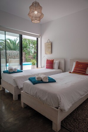 4 quartos, Wi-Fi de cortesia, roupa de cama