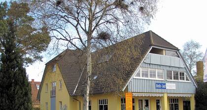 Apartment near the beach up to 3 p., parking lot, pets, bed linen incl., WLAN