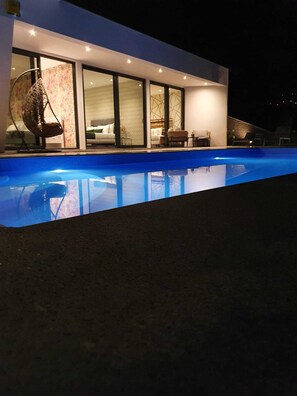 Piscine extérieure, piscine chauffée