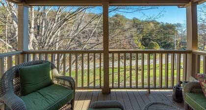 Apple Valley 16 at Rumbling Bald