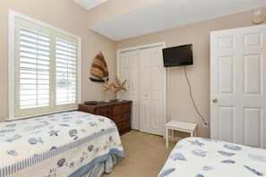 2 bedrooms, iron/ironing board, free WiFi
