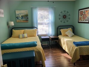 3 bedrooms, desk, iron/ironing board, free WiFi