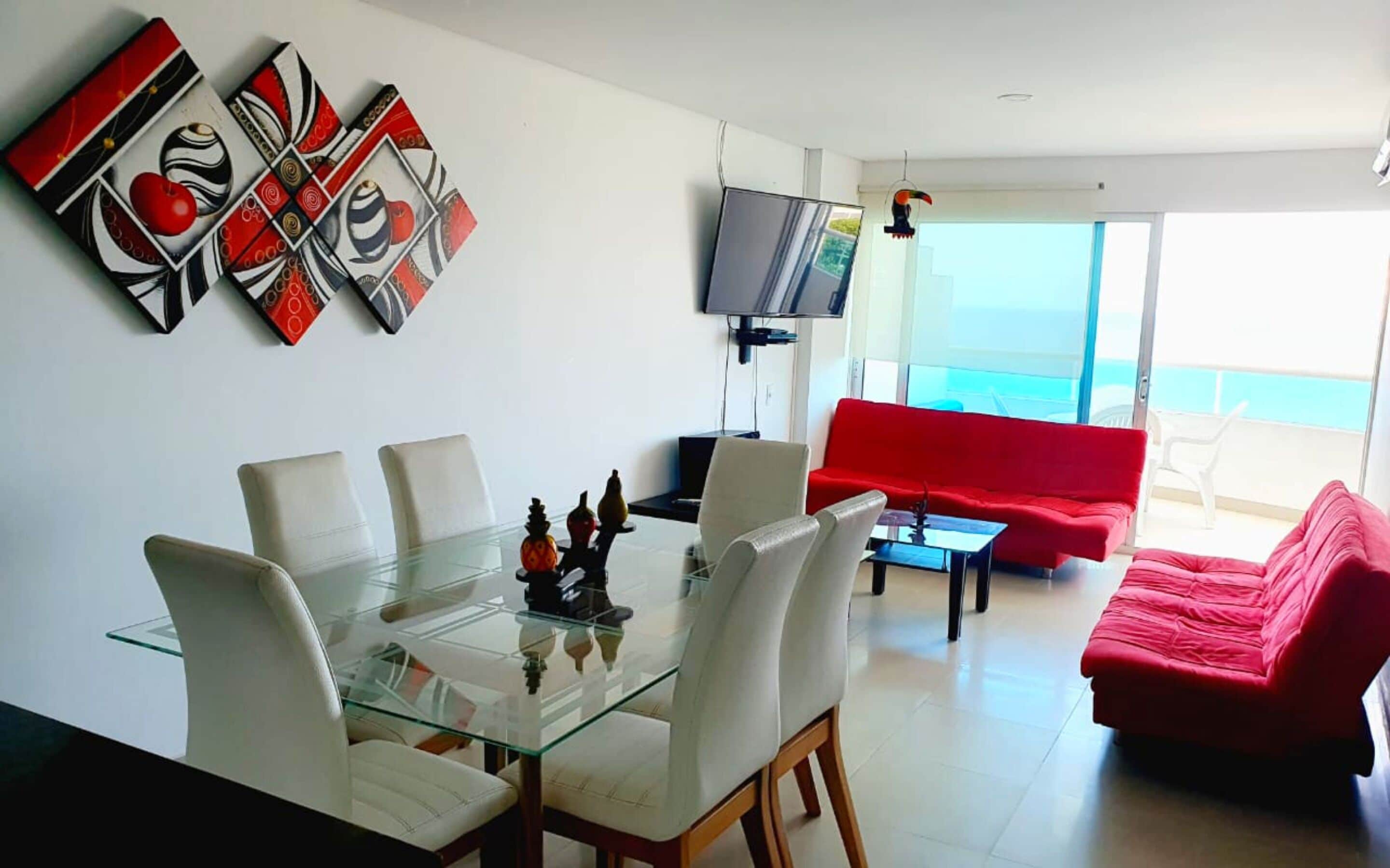 Apartamento básico | Sala de estar | TV de tela plana 32 polegadas com canais a cabo, TV